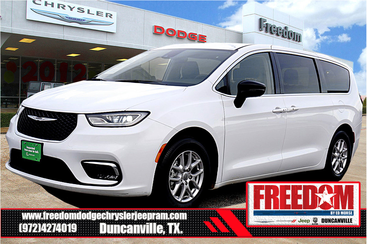 Certified 2024 Chrysler Pacifica Touring-L image 1