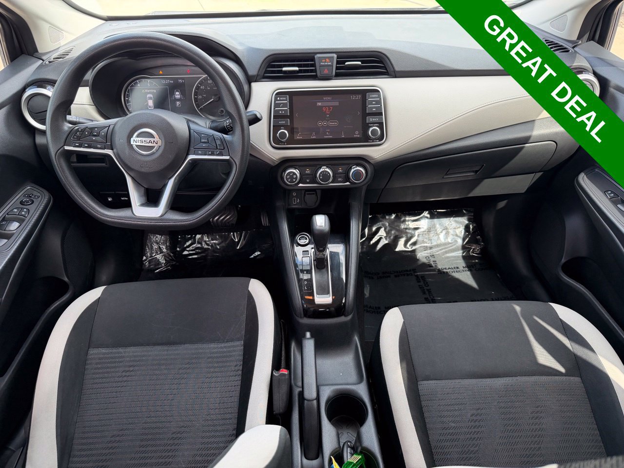 Used 2021 Nissan Versa SV FWD image 14