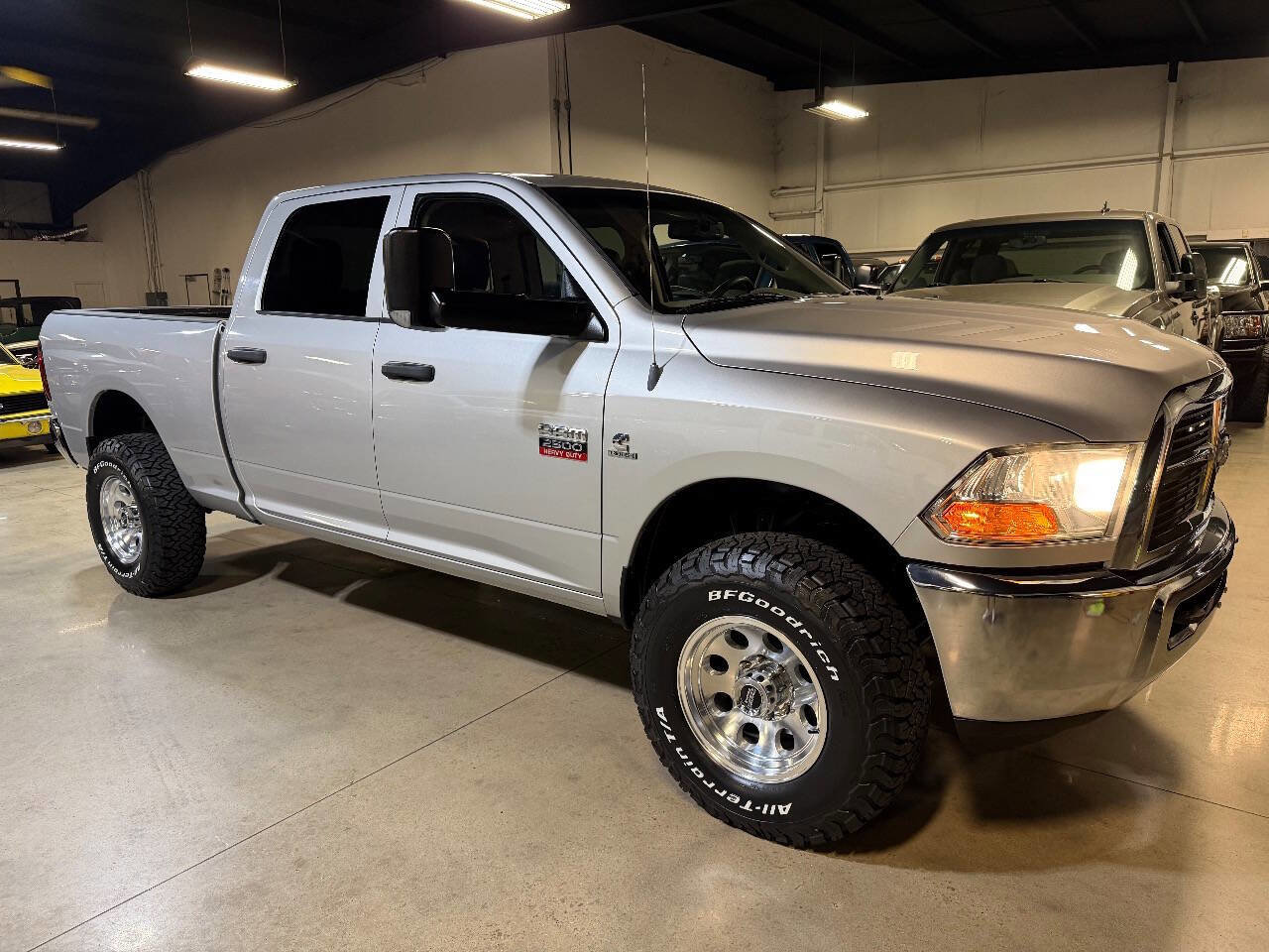 Used 2012 RAM 2500 ST w/ Chrome Appearance Group image 2
