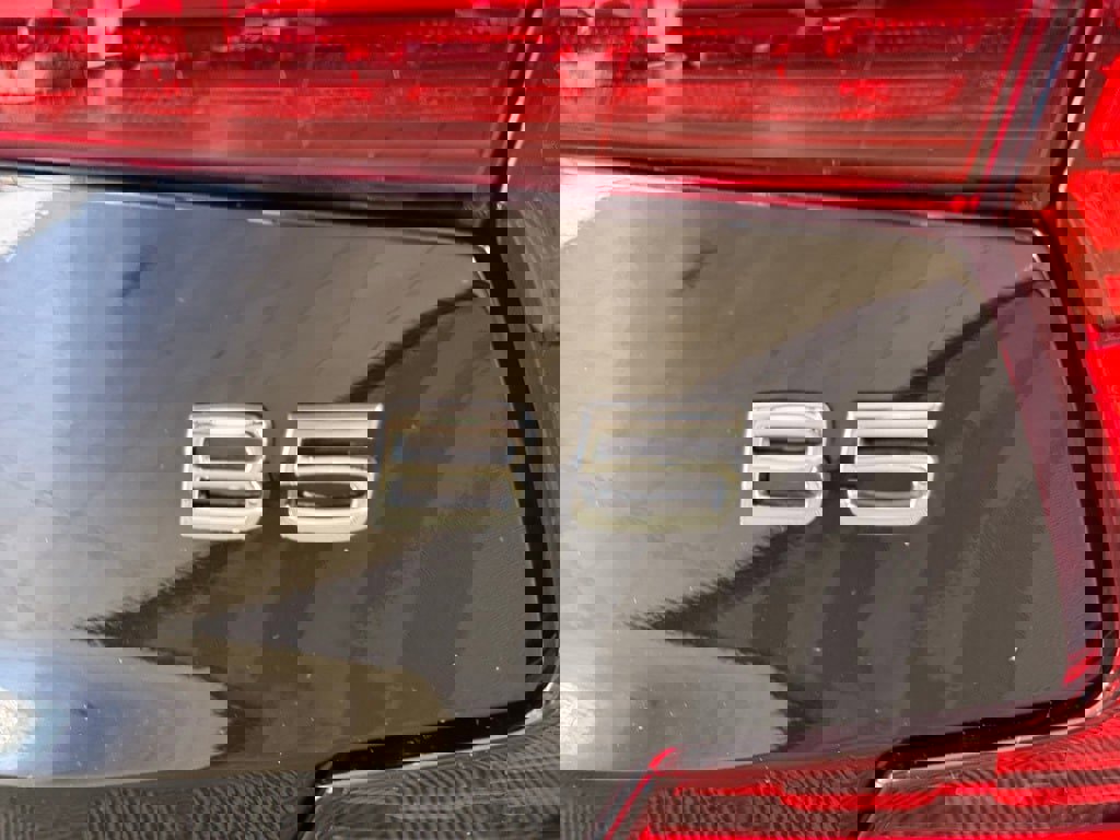 New 2024 Volvo S60 B5 Plus w/ Climate Package image 7