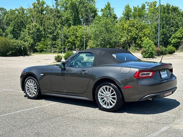 Used 2017 FIAT 124 Spider Classica RWD image 3
