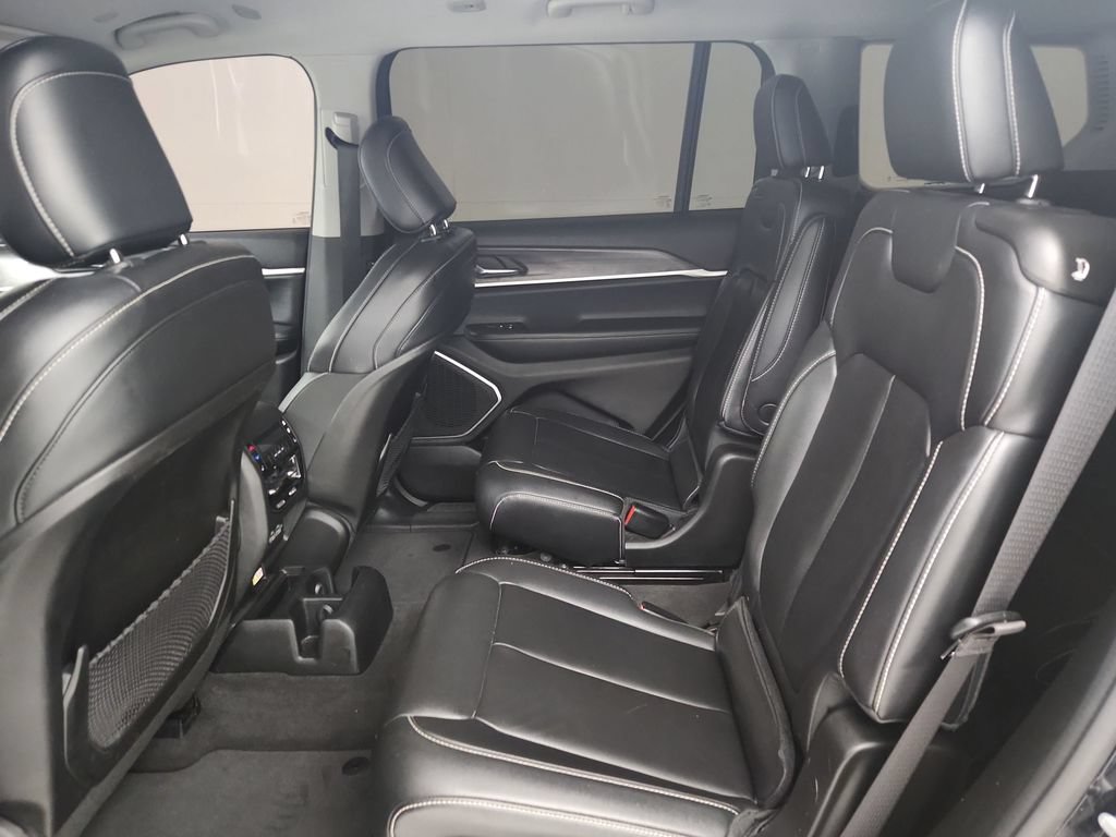 Used 2022 Jeep Grand Cherokee L Limited AWD/4WD image 35