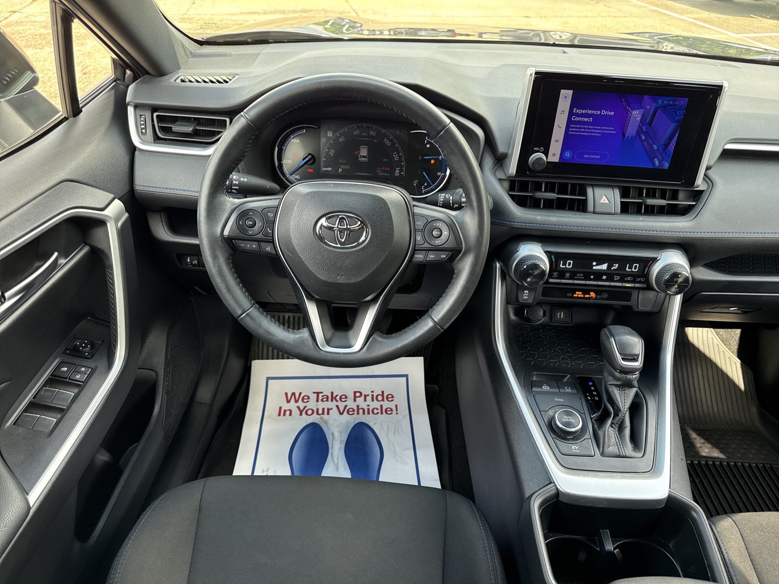 Used 2024 Toyota RAV4 SE AWD/4WD image 15