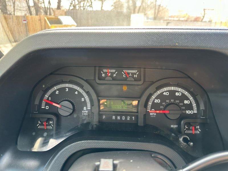 Used 2011 Ford E-350 and Econoline 350 XLT RWD image 13