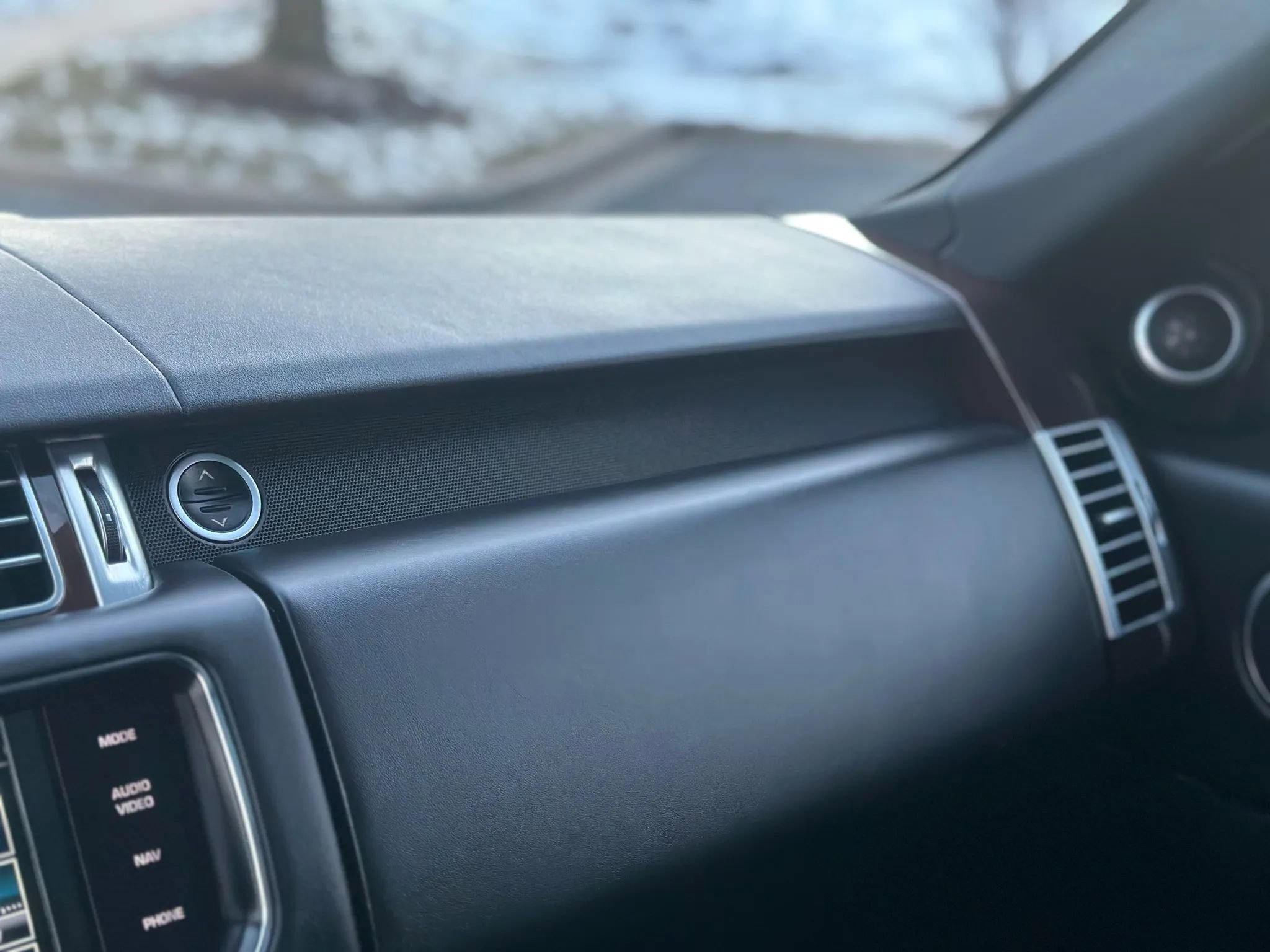 Used 2015 Land Rover Range Rover Supercharged image 37