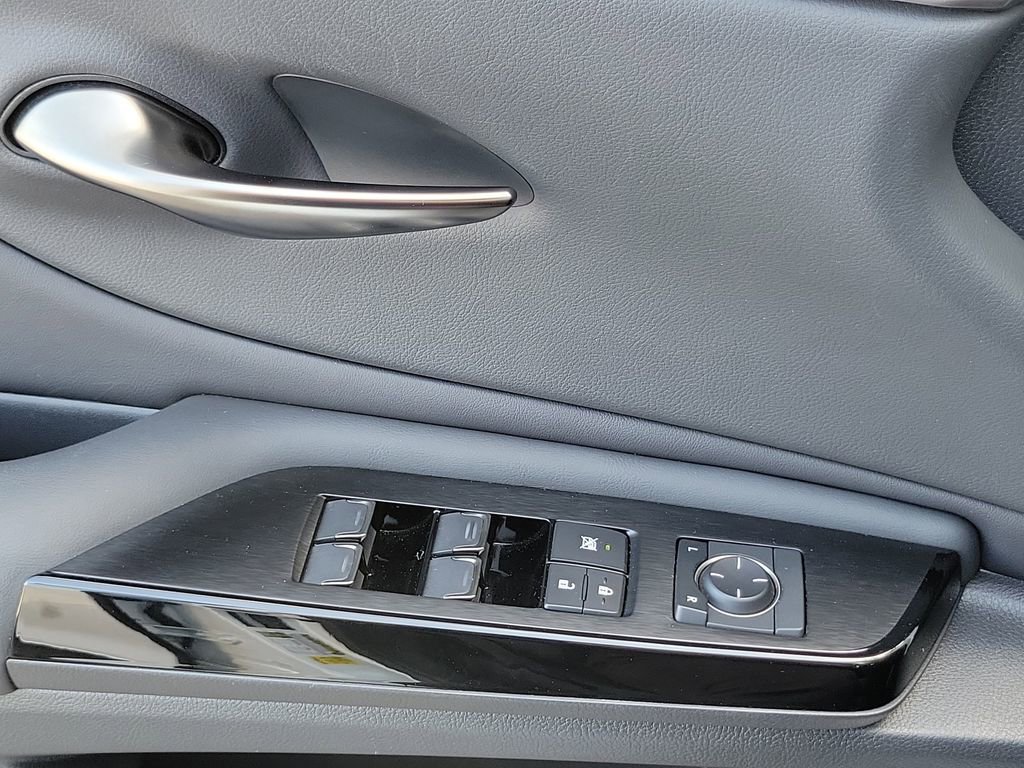 Used 2024 Lexus ES 350 w/ Accessory Package (Z1) FWD image 16
