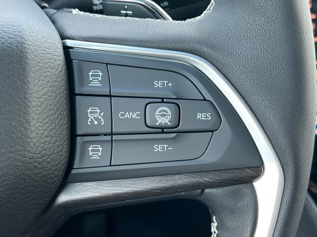 New 2026 Jeep Grand Cherokee L Limited w/ Limited Altitude Package AWD/4WD image 22