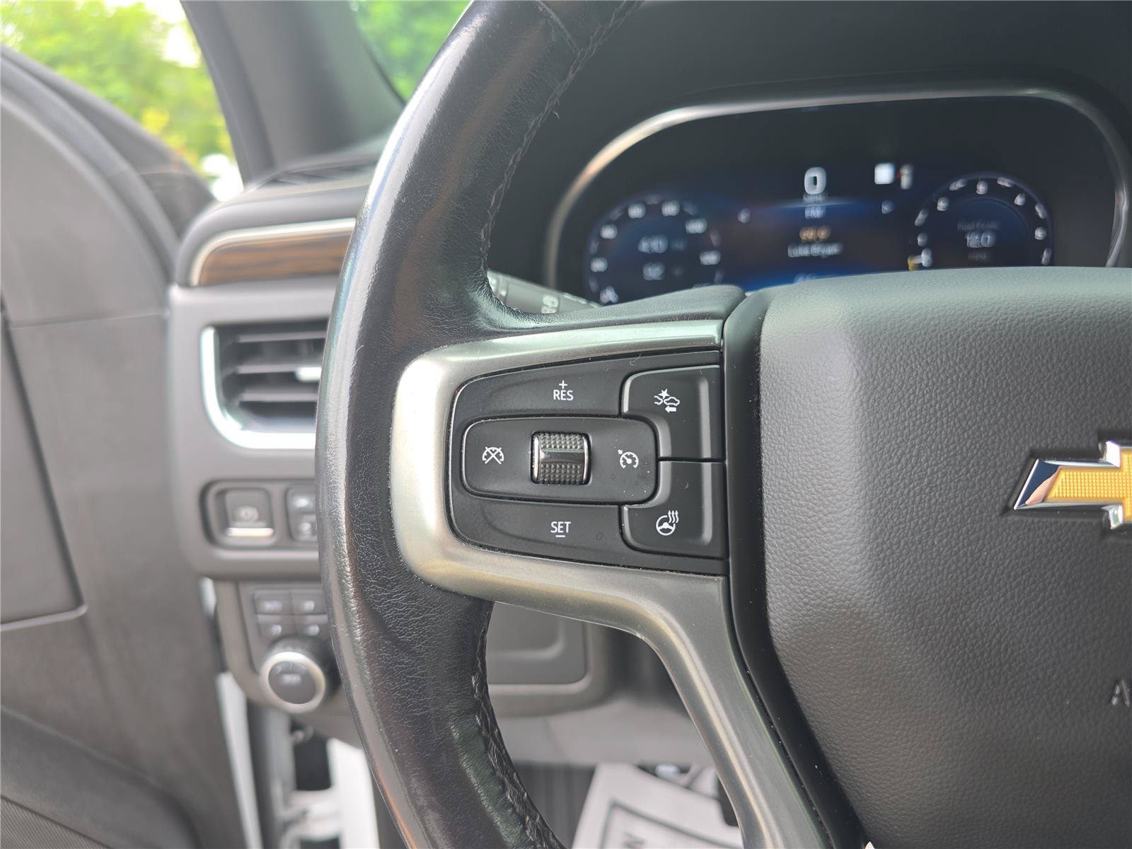 Used 2022 Chevrolet Suburban Premier AWD/4WD image 32