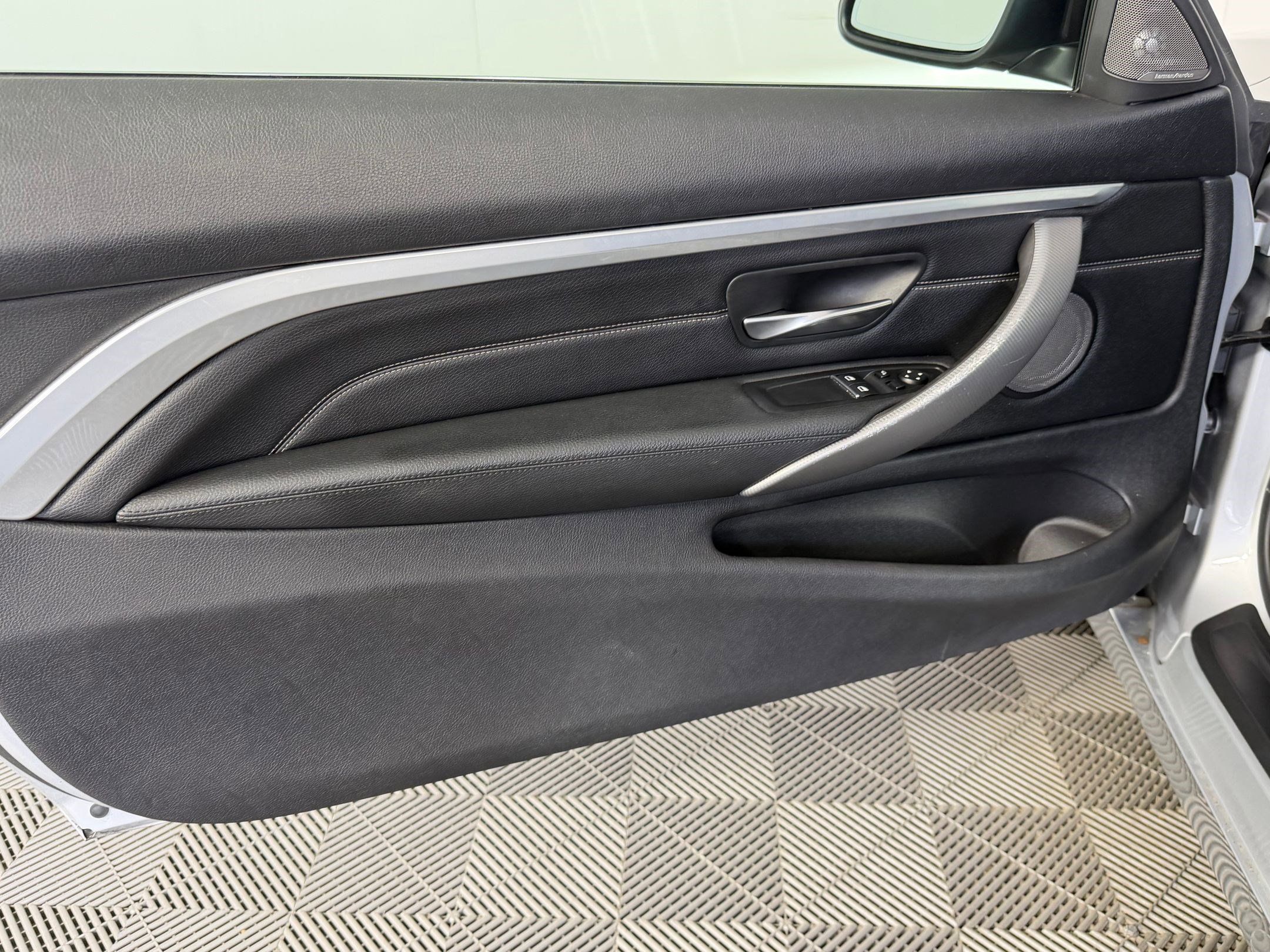 Used 2020 BMW 430i Coupe w/ Executive Package image 23