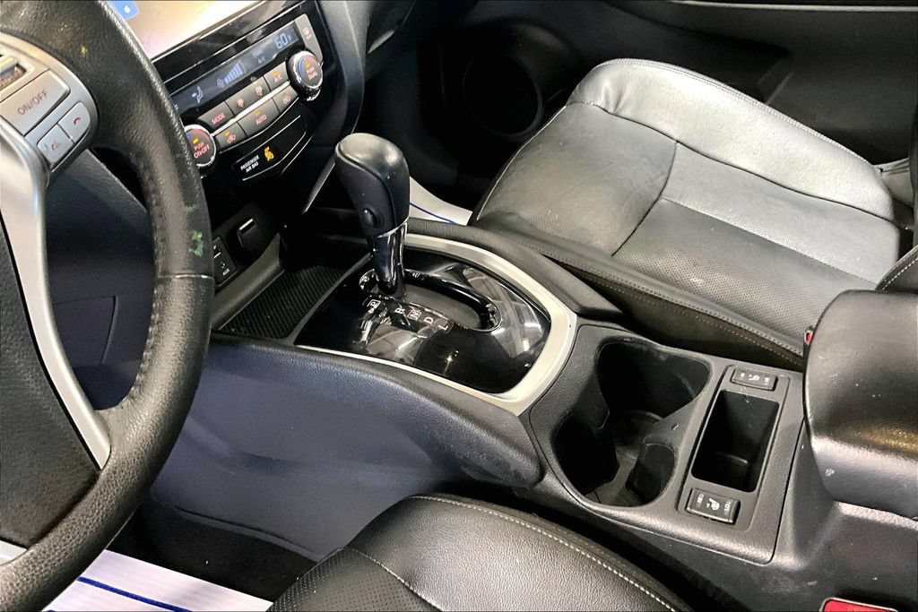 Used 2016 Nissan Rogue SL FWD image 13