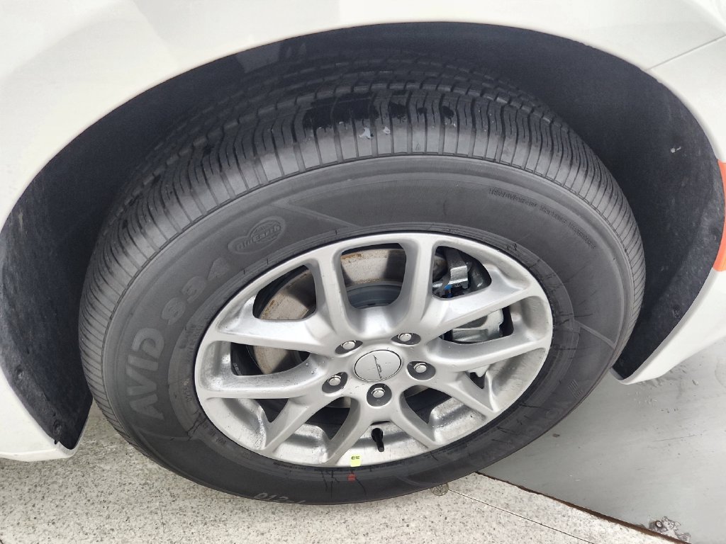 New 2027 Chrysler Pacifica LX FWD image 31