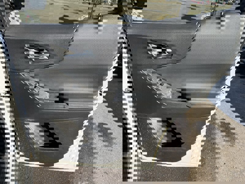 Used 2025 Chevrolet Equinox LT w/ Safety and Technology Package image 24