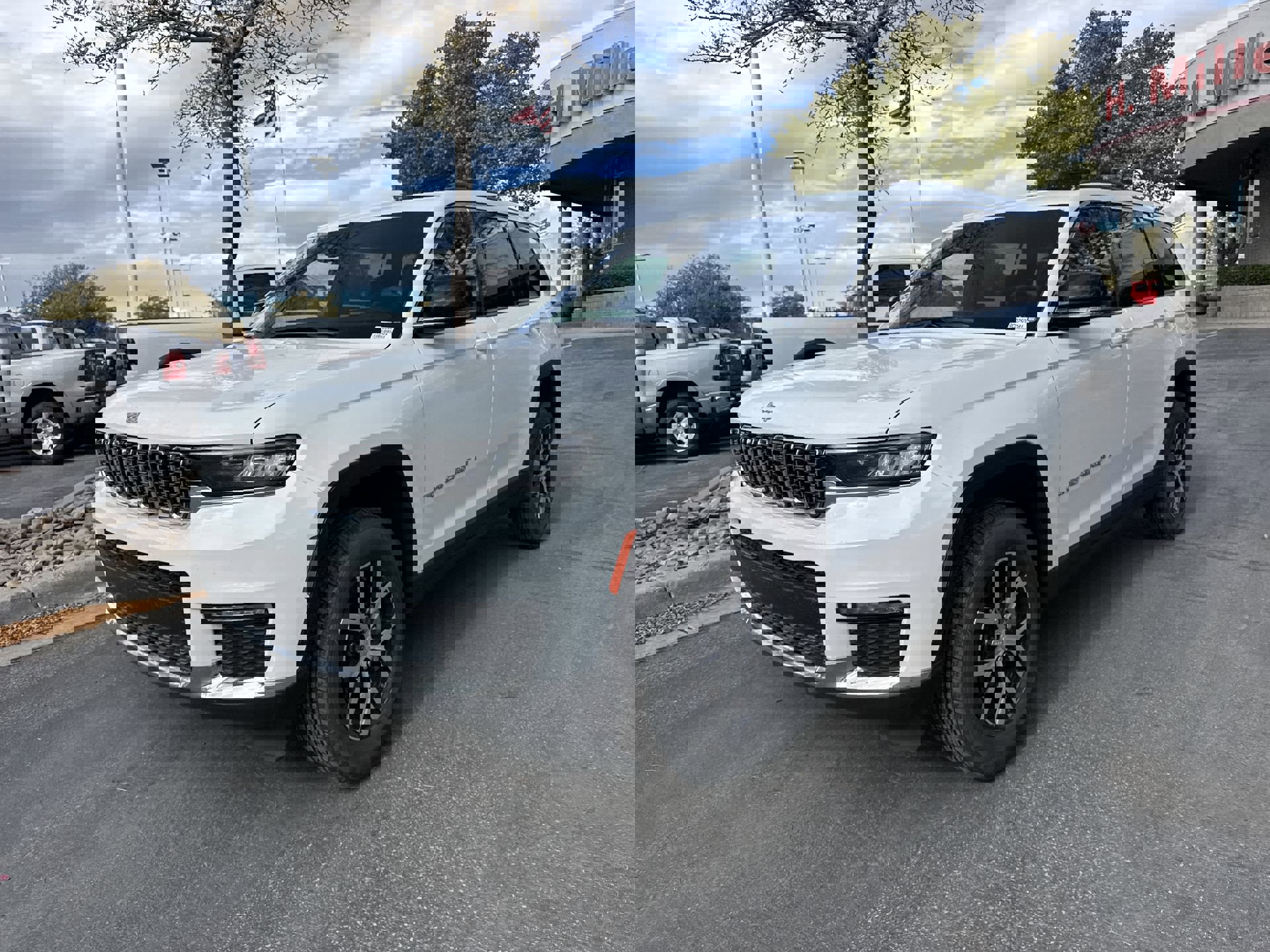 Certified 2025 Jeep Grand Cherokee L Limited w/ Trailer Tow Package image 4