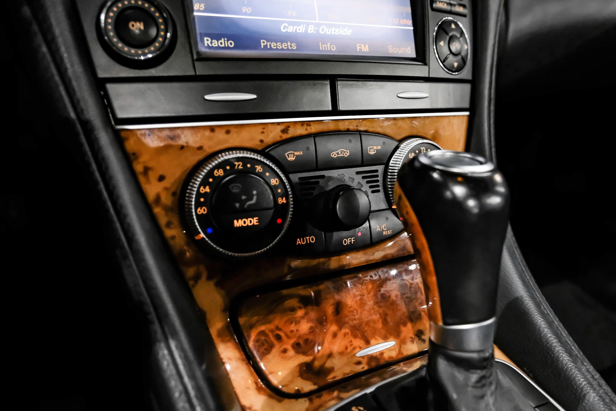 Used 2011 Mercedes-Benz SL 550 w/ Premium I Pkg image 21