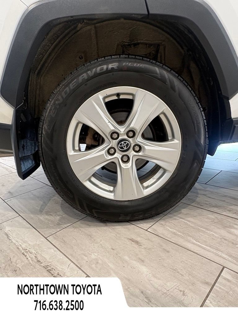 Used 2020 Toyota RAV4 XLE w/ Convenience Package AWD/4WD image 10