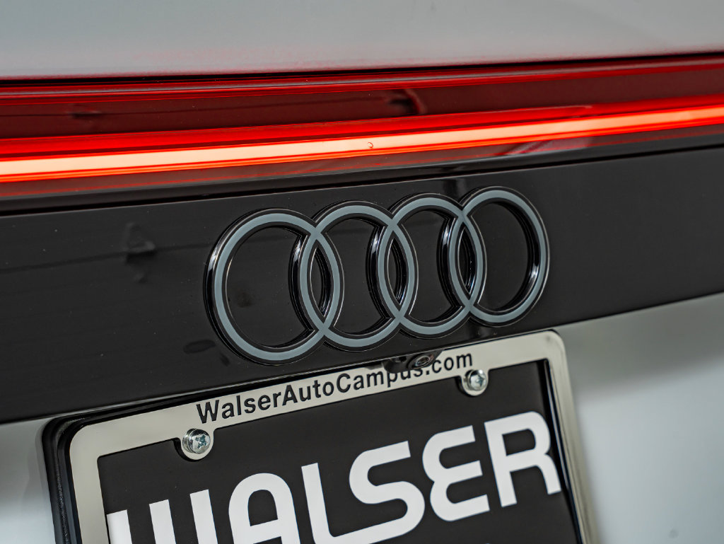 New 2026 Audi SQ8 Premium Plus AWD/4WD image 17