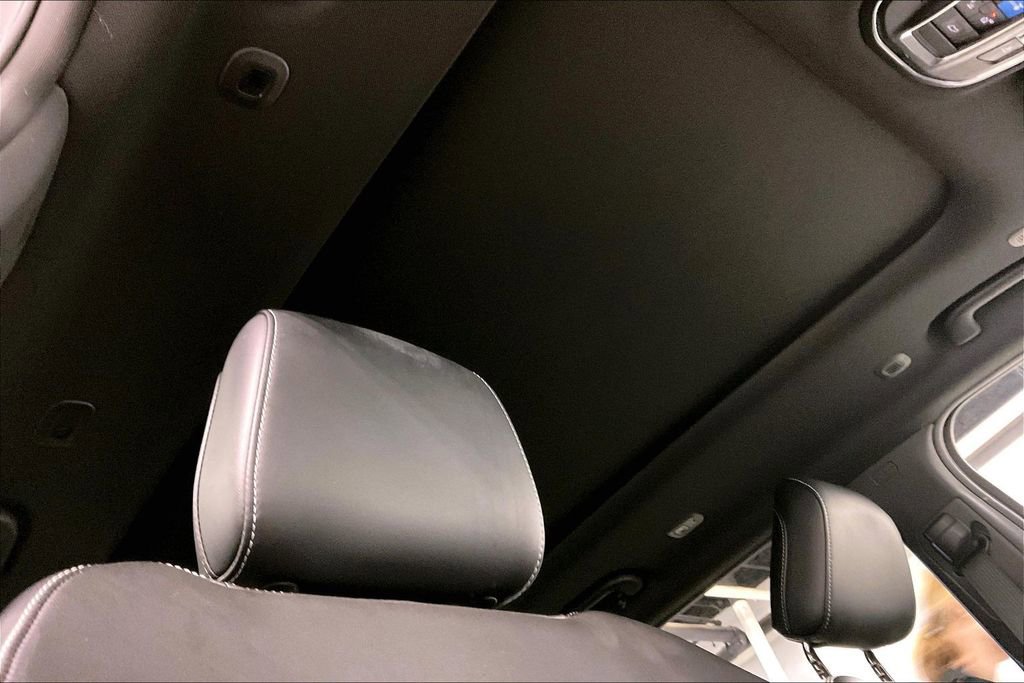 Used 2025 Jeep Grand Cherokee L Limited w/ Black Appearance Package image 20