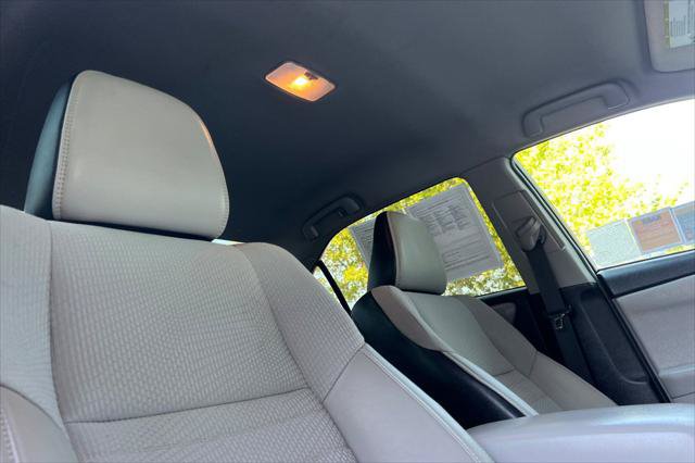 Certified 2017 Toyota Camry SE FWD image 16
