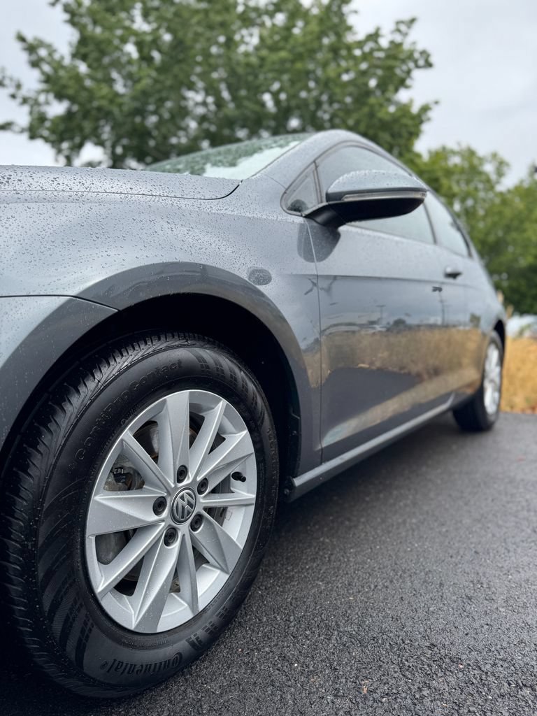 Used 2015 Volkswagen Golf S FWD image 37
