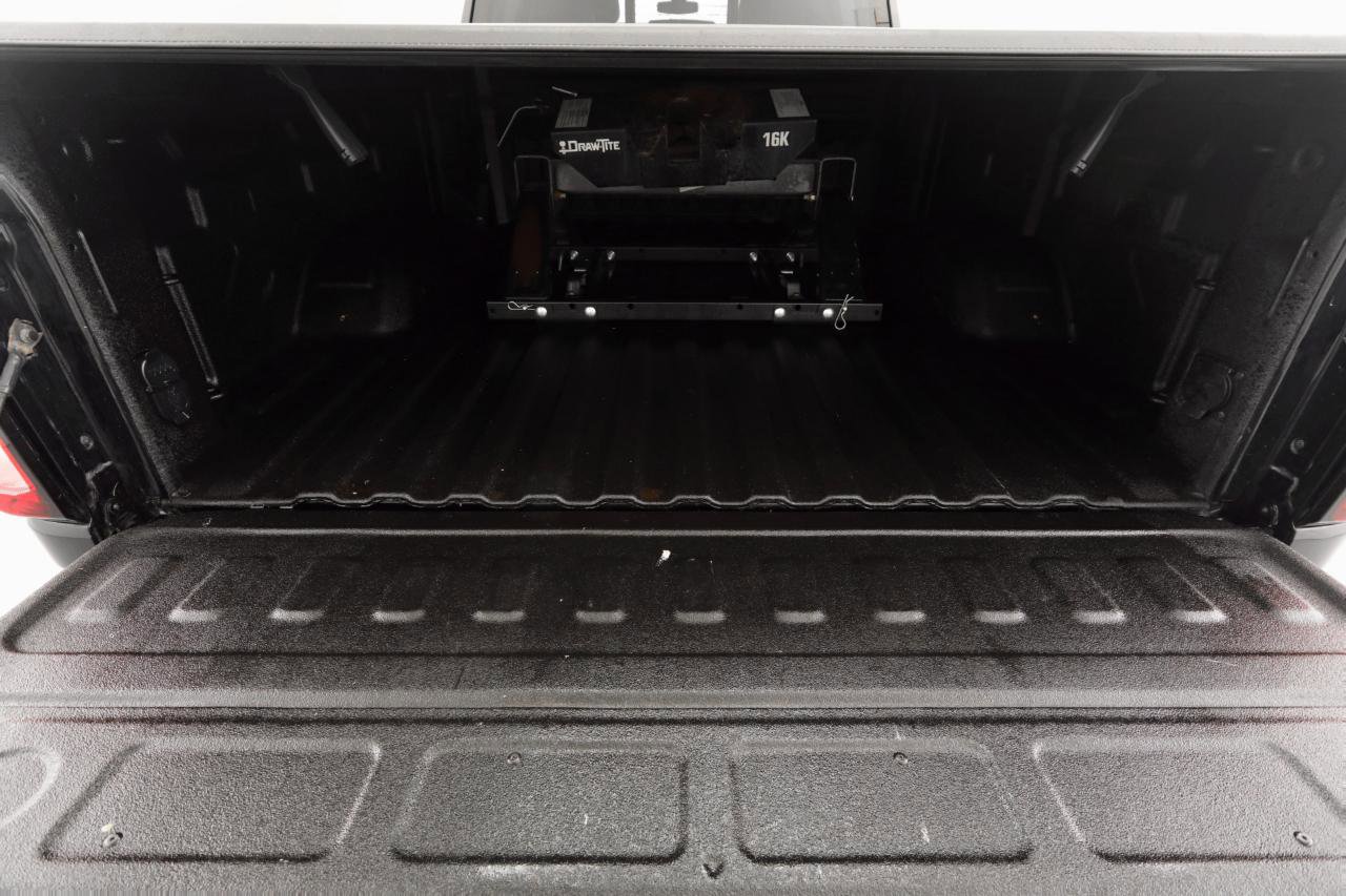 Used 2020 GMC Sierra 2500 SLE w/ Preferred Package image 3