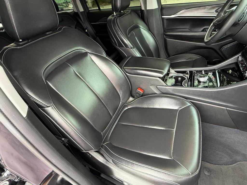 Used 2023 Jeep Grand Cherokee Limited AWD/4WD image 14