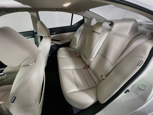 Used 2020 Nissan Altima 2.0 Platinum FWD image 27
