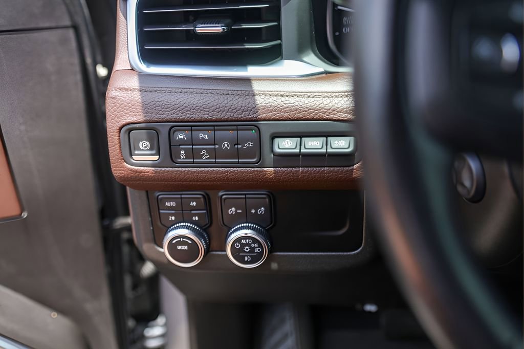 Used 2021 GMC Yukon Denali AWD/4WD image 15