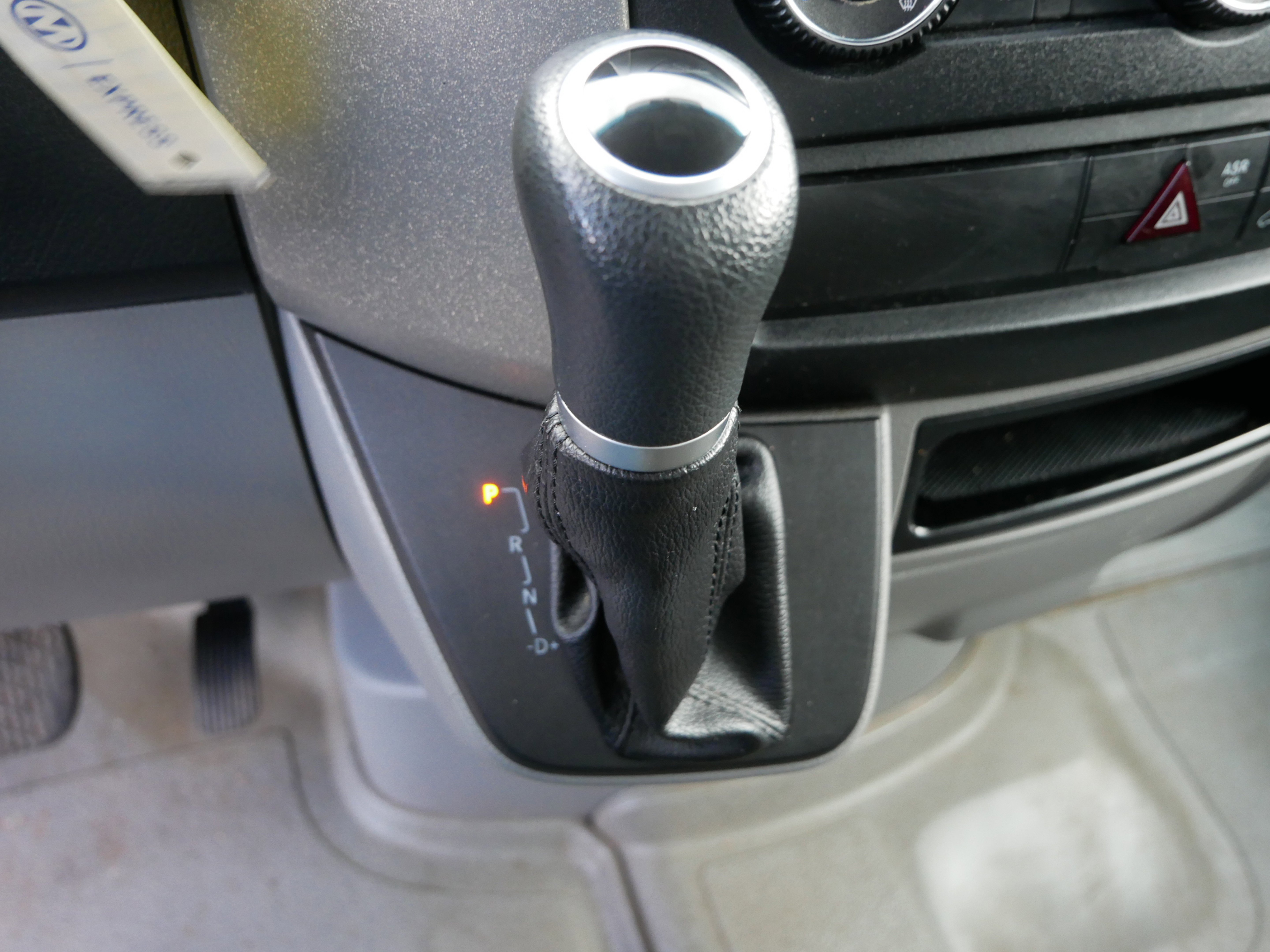 Used 2015 Freightliner Sprinter 3500 image 24