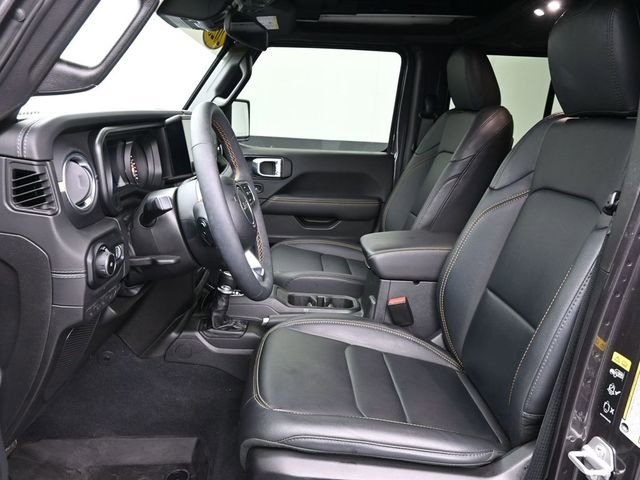 Used 2025 Jeep Wrangler Sahara image 26