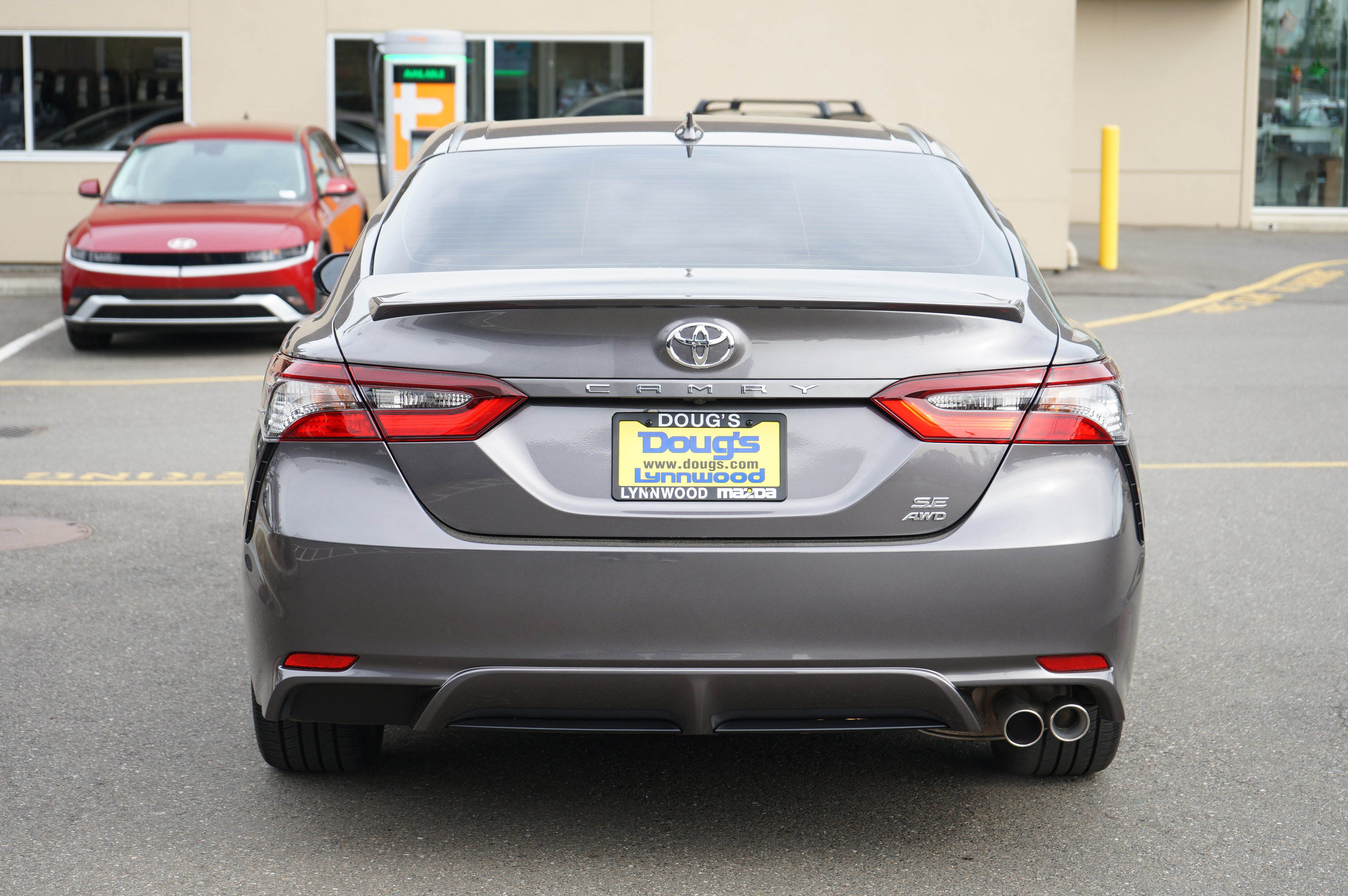 Used 2023 Toyota Camry SE AWD/4WD image 5