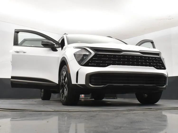 Used 2023 Kia Sportage X-Line AWD/4WD image 11