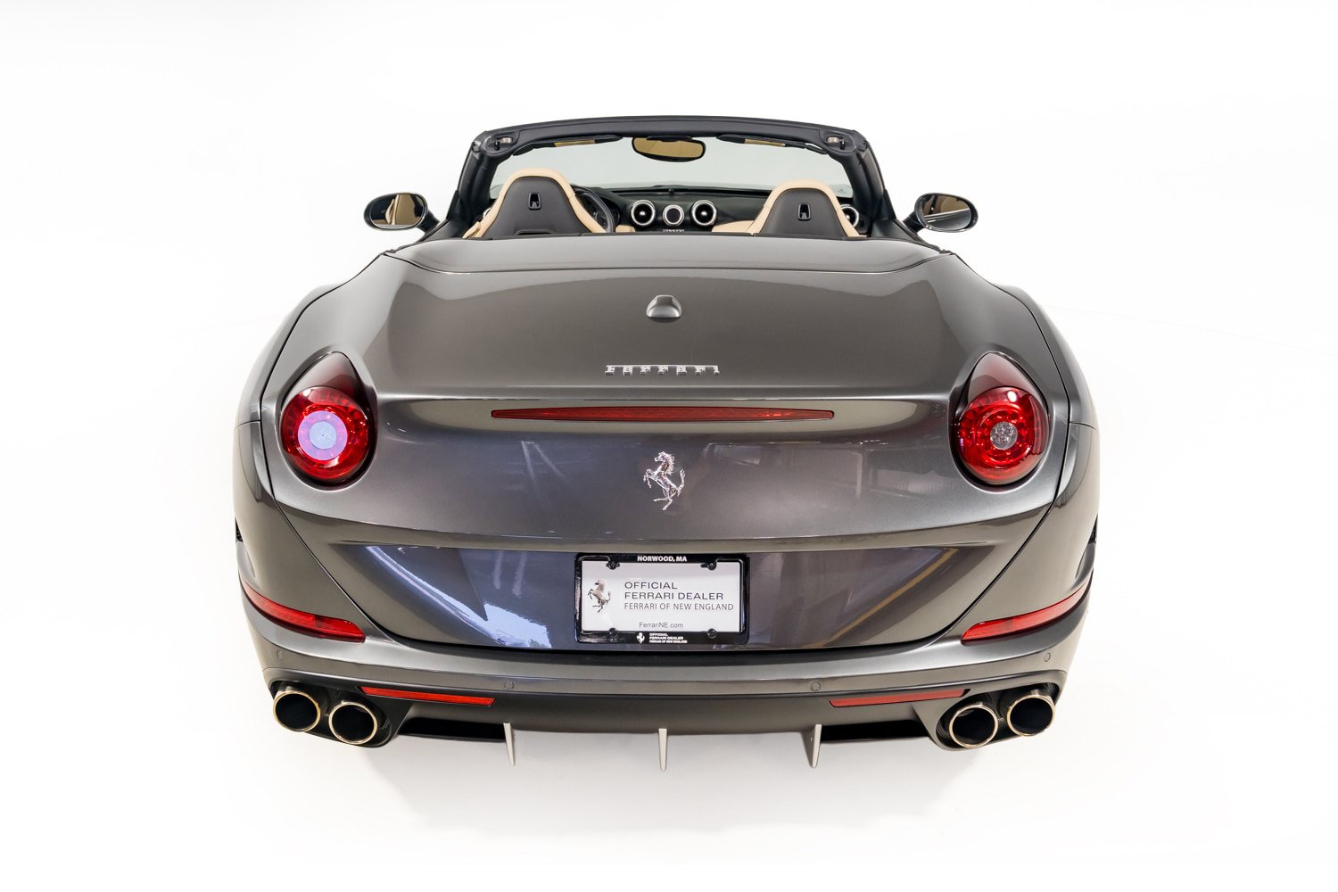 Used 2015 Ferrari California T RWD image 17