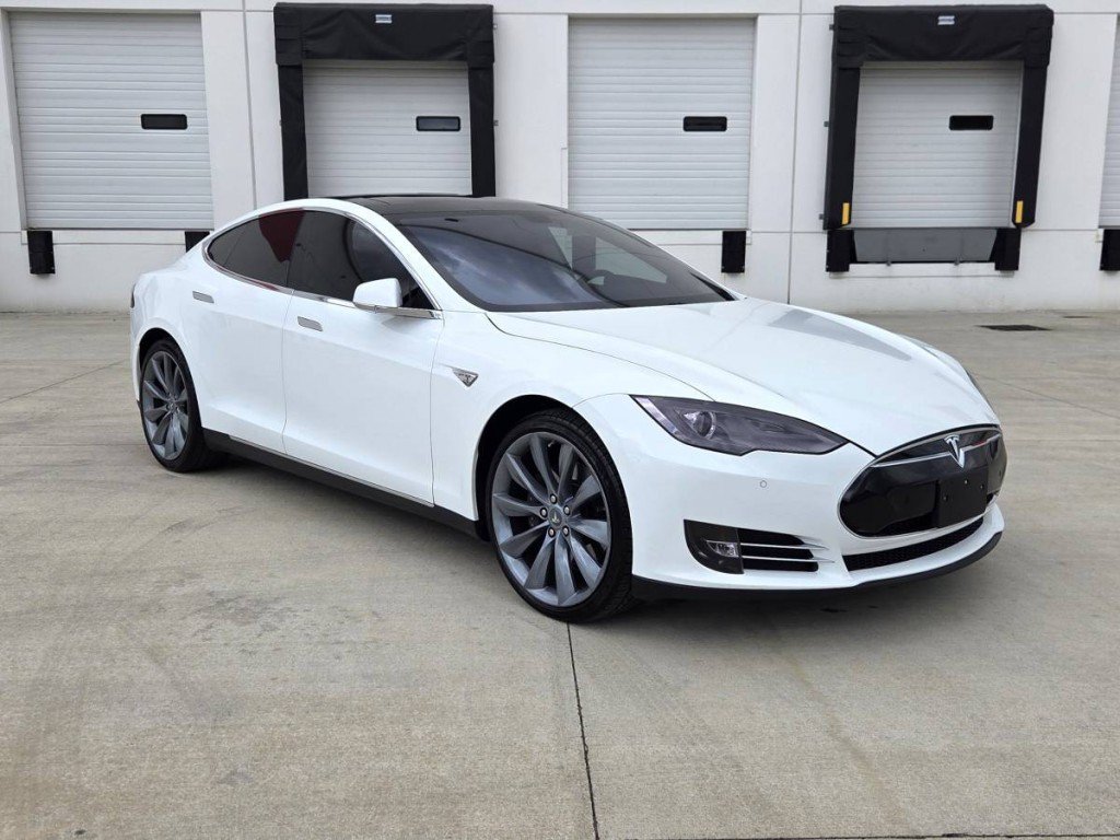Used 2014 Tesla Model S 85 RWD image 3
