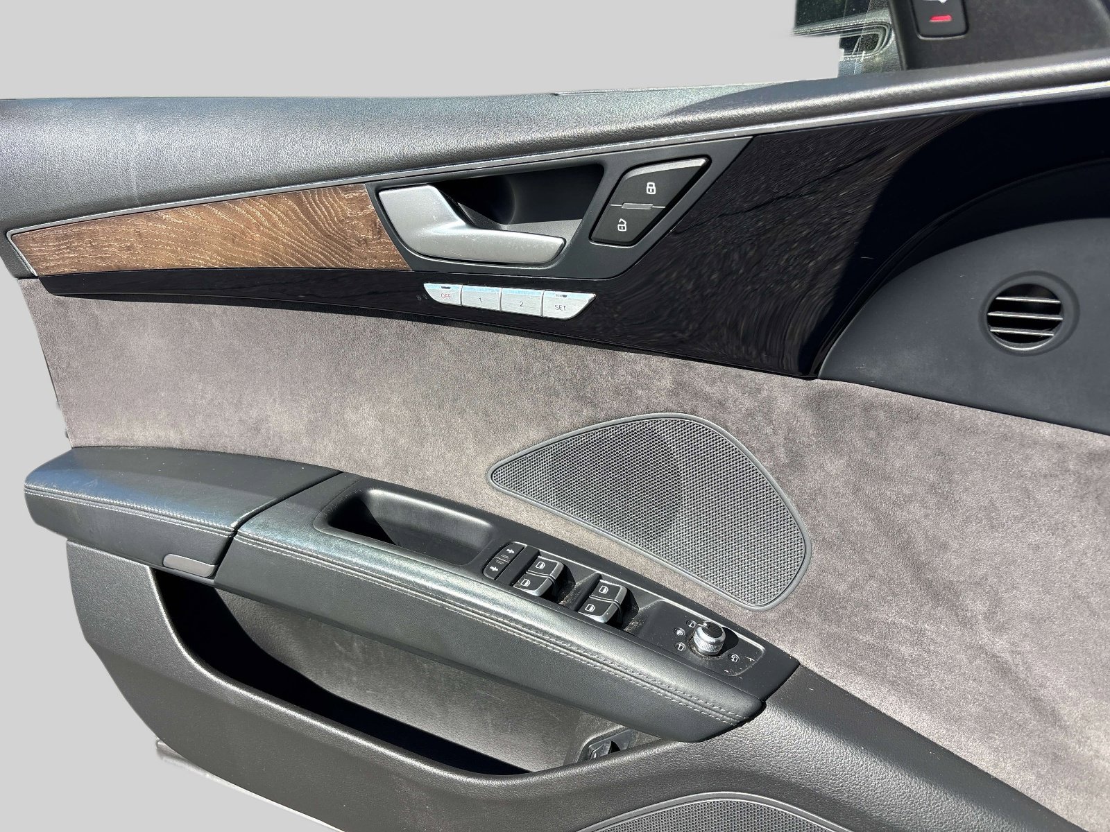 Used 2015 Audi A8 L 3.0T w/ Premium Package AWD/4WD image 14