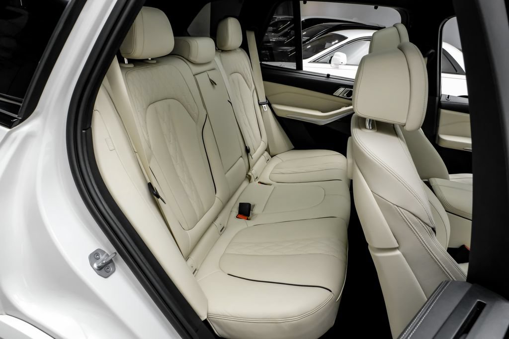 Used 2023 BMW X5 M50i w/ Executive Package AWD/4WD image 33