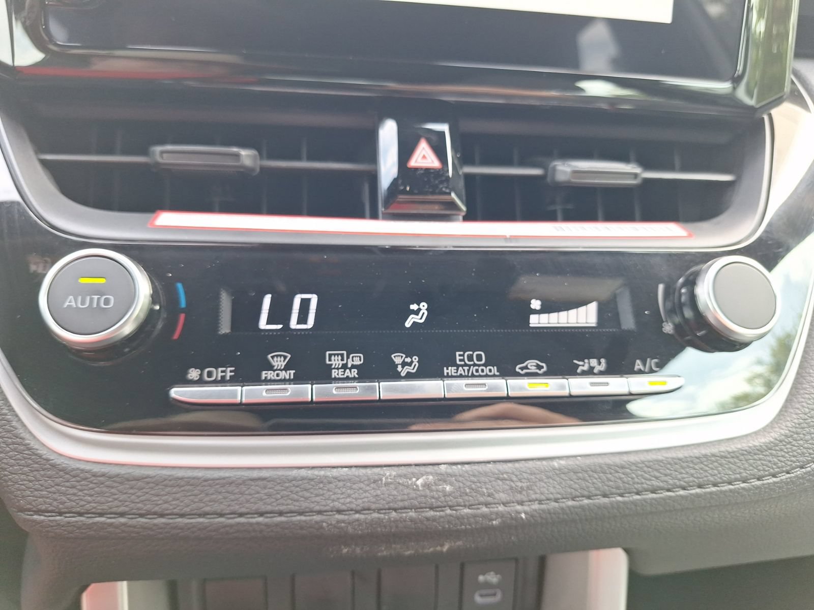 Used 2024 Toyota Corolla Cross AWD Hybrid image 26
