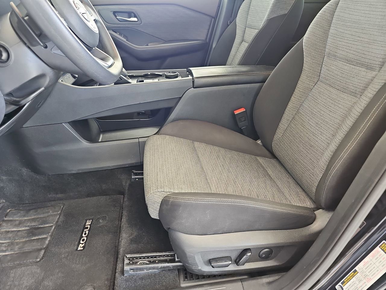 Used 2023 Nissan Rogue SV AWD/4WD image 19