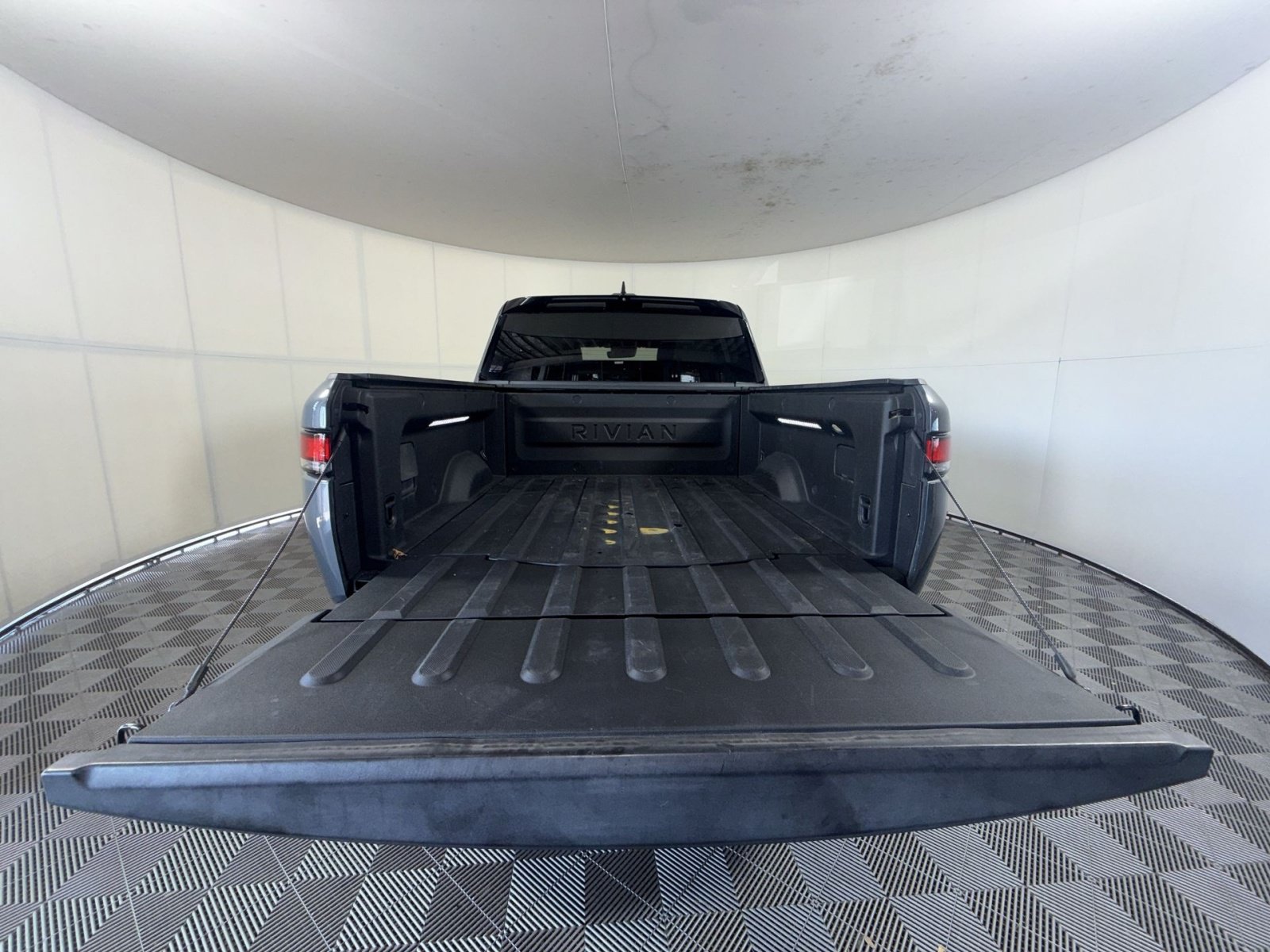 Used 2022 Rivian R1T Adventure AWD/4WD image 26