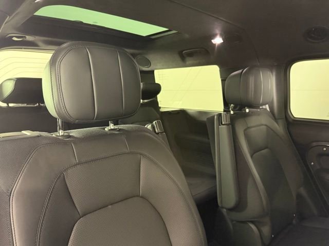Used 2025 Land Rover Defender 130 V8 image 31