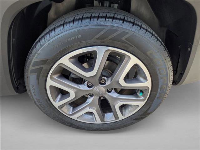 Used 2015 Jeep Renegade Latitude w/ Cold Weather Group image 9