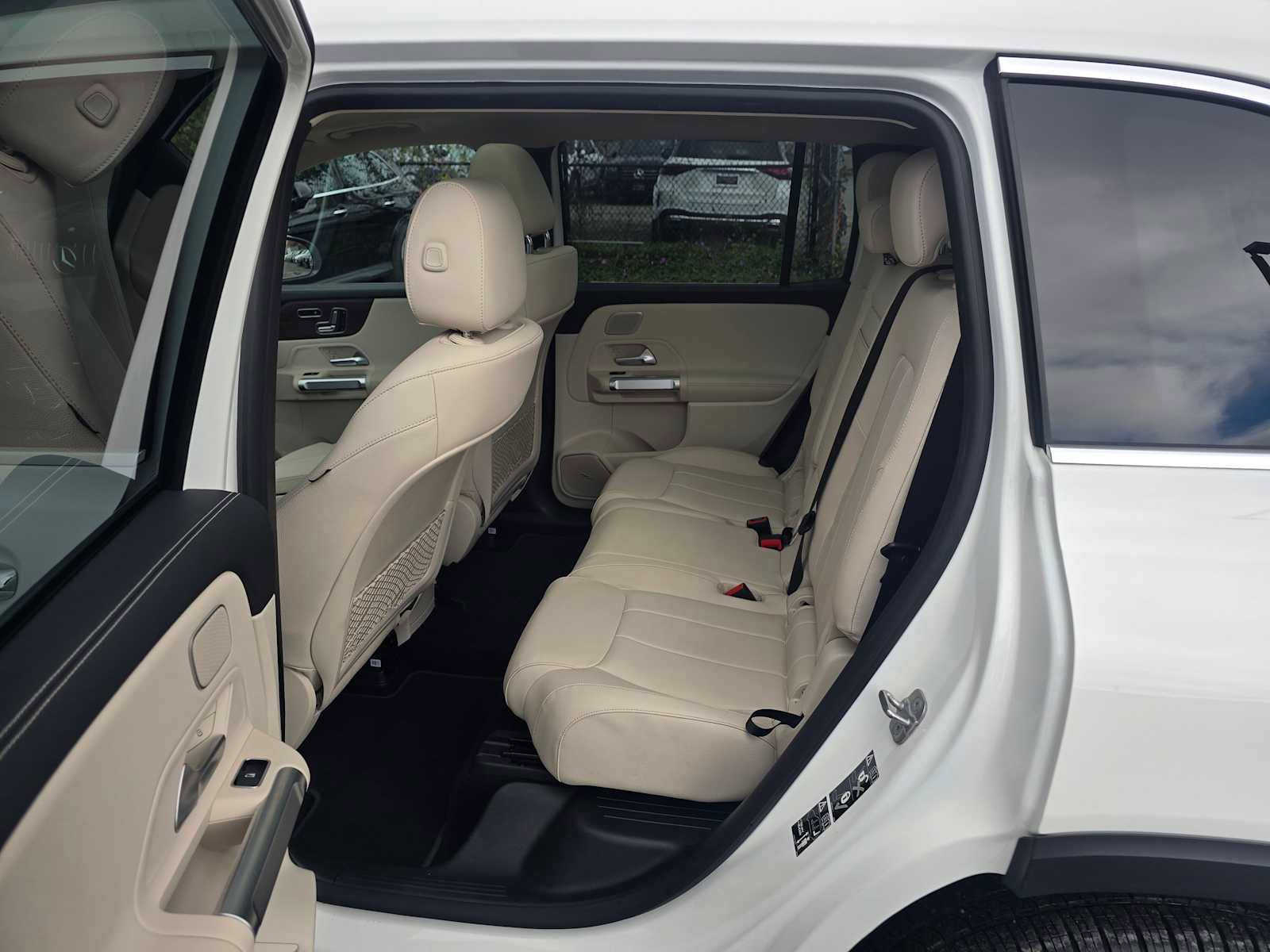 Used 2023 Mercedes-Benz EQB 300 4MATIC image 18