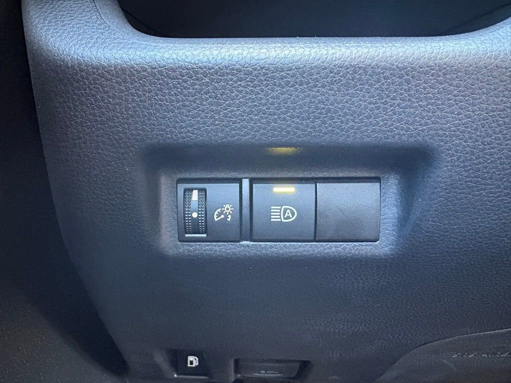 Certified 2025 Toyota RAV4 LE AWD/4WD image 19