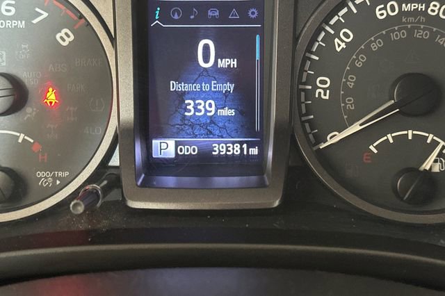 Used 2017 Toyota Tacoma TRD Sport image 28