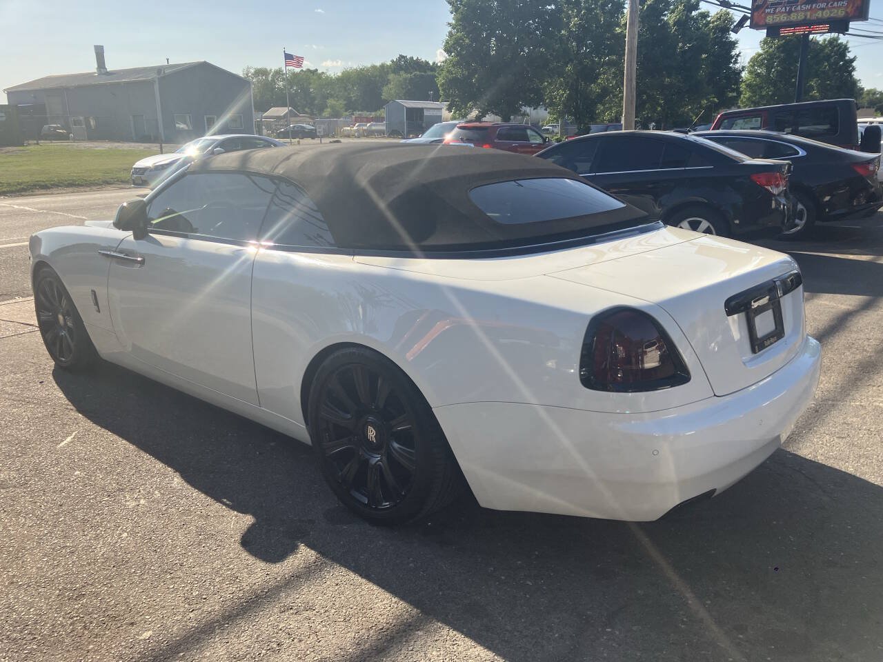 Used 2018 Rolls-Royce Dawn RWD image 10