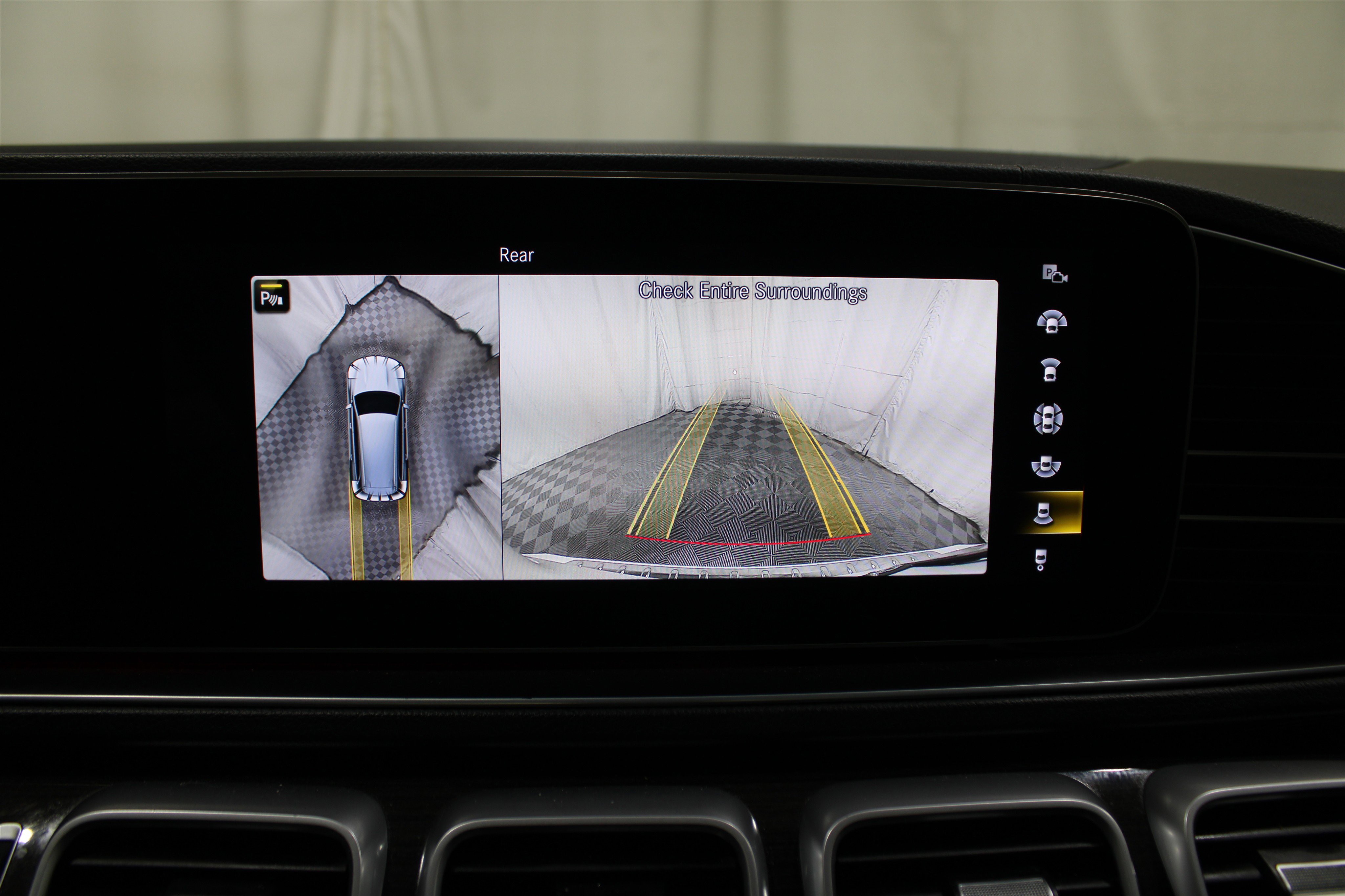 Used 2022 Mercedes-Benz GLS 450 4MATIC image 18