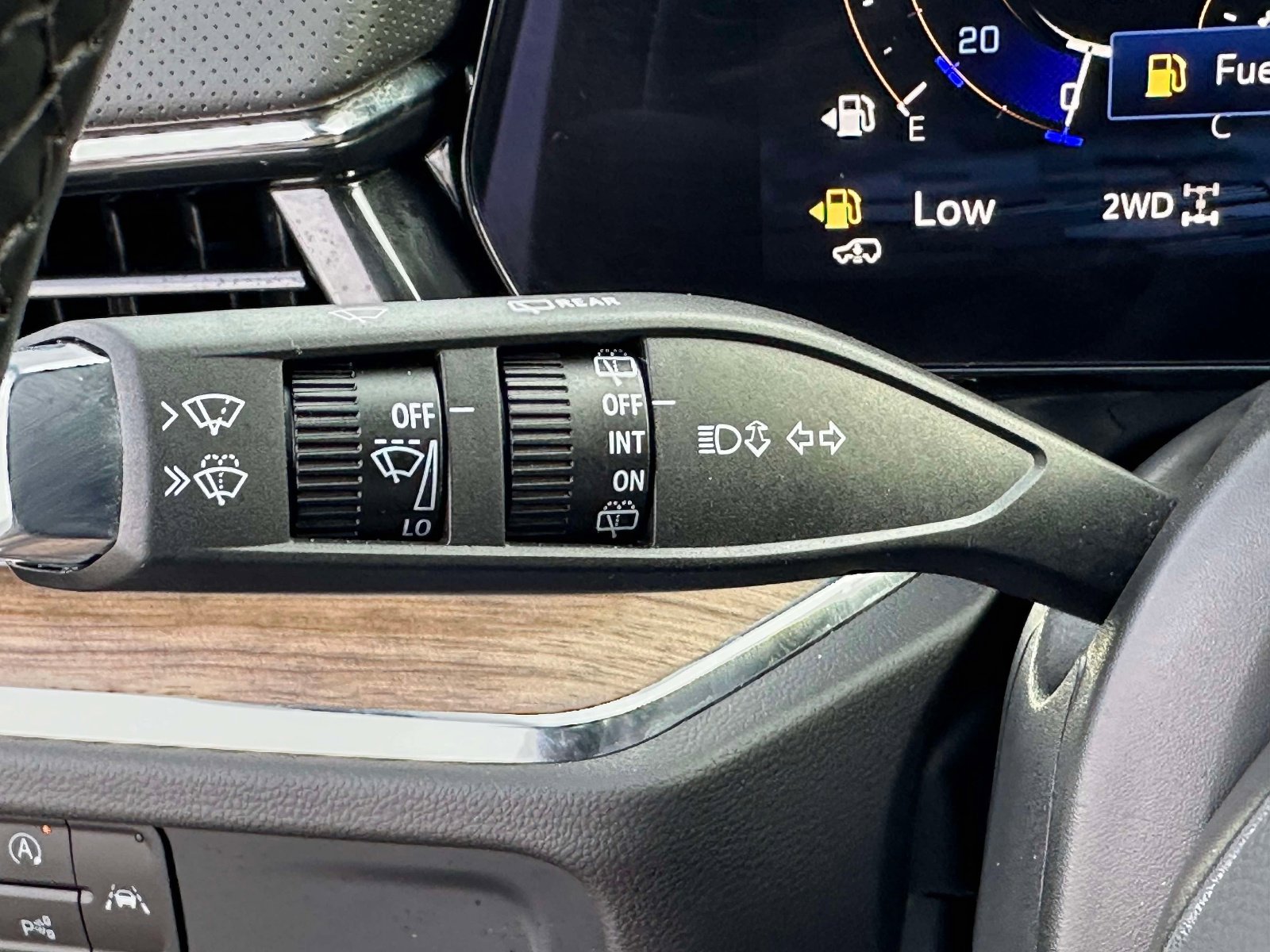 Used 2025 Chevrolet Tahoe High Country w/ LPO, Illumination Package image 19