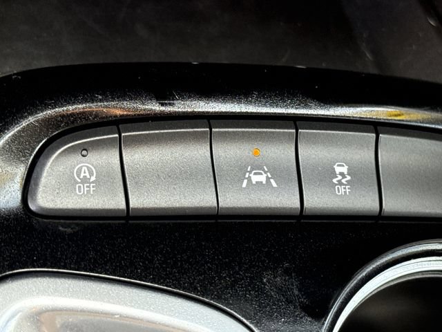 Used 2020 Buick Encore GX Preferred w/ Cold Weather Comfort Package FWD image 35