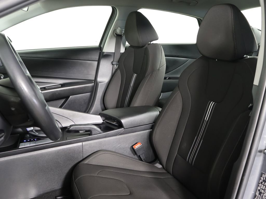 Used 2023 Hyundai Elantra SEL w/ Cargo Package image 24