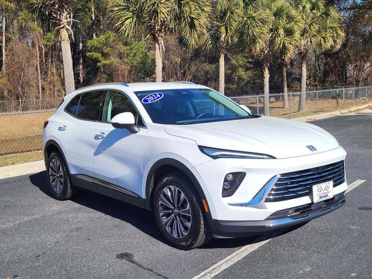 Used 2024 Buick Envision Preferred image 2