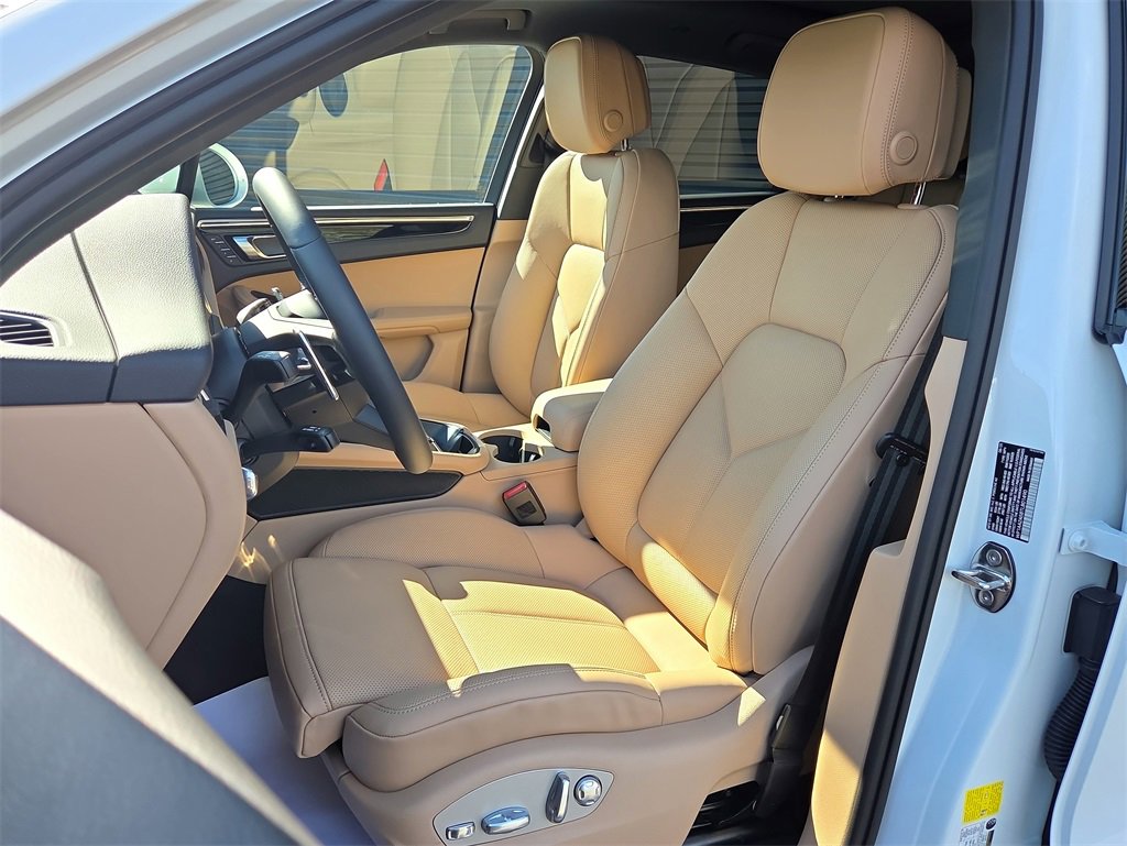 New 2026 Porsche Macan image 5